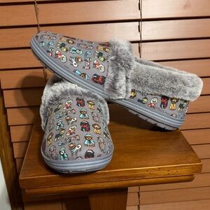 BOBS from Skechers - Adult Gray Plush-Lined Character Print Slip-On Slippers NWT